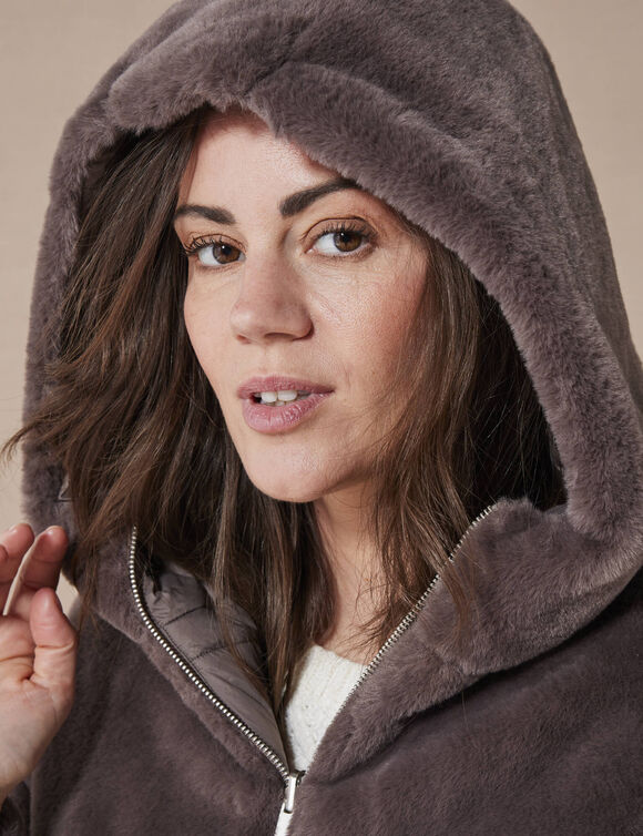 Veste fausse fourrure réversible en doudoune (taupe foncé)