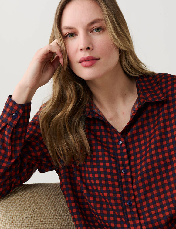 Blouse met knopen en een bedrukte print met kleine ruiten (marine / karamel)