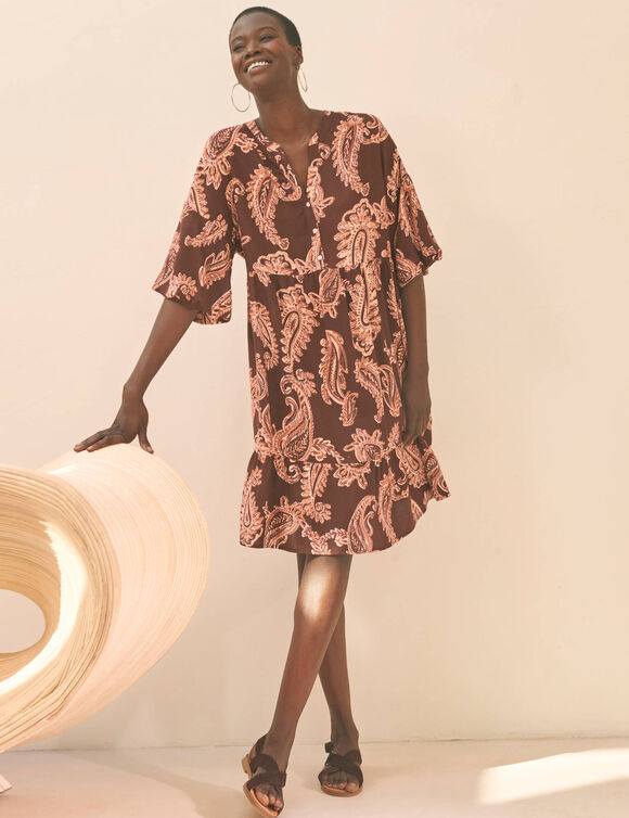 Bedrukte jurk met Tunesische hals, bolstaande mouwen (chocolade)