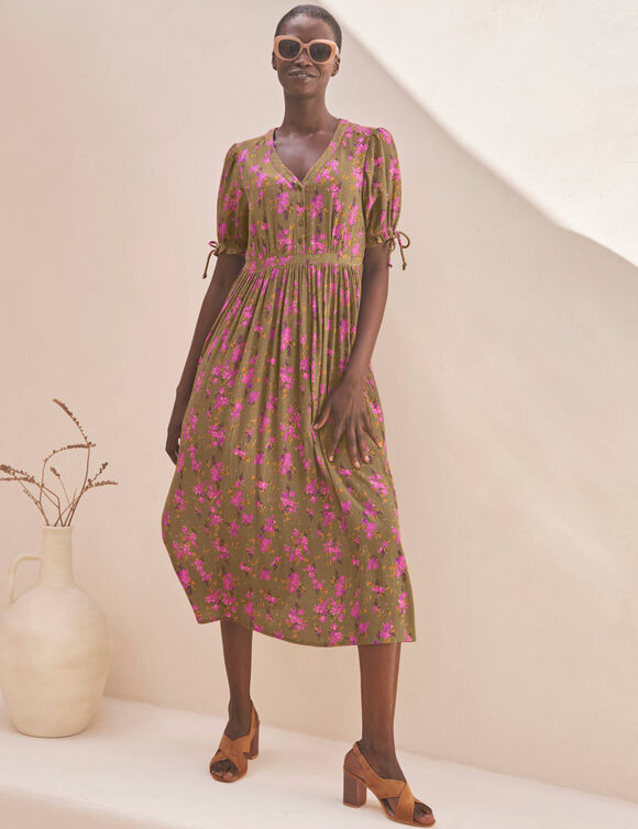 Robe imprim&eacute;e manches courtes en cr&eacute;pon (vert olive)