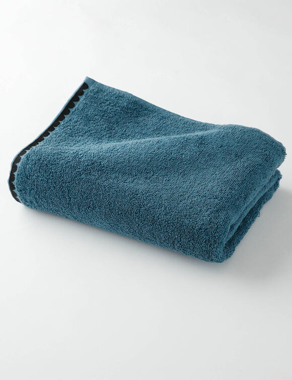 Serviettes de bain finition broderie fantaisie - 420g/m2 (bleu jean)