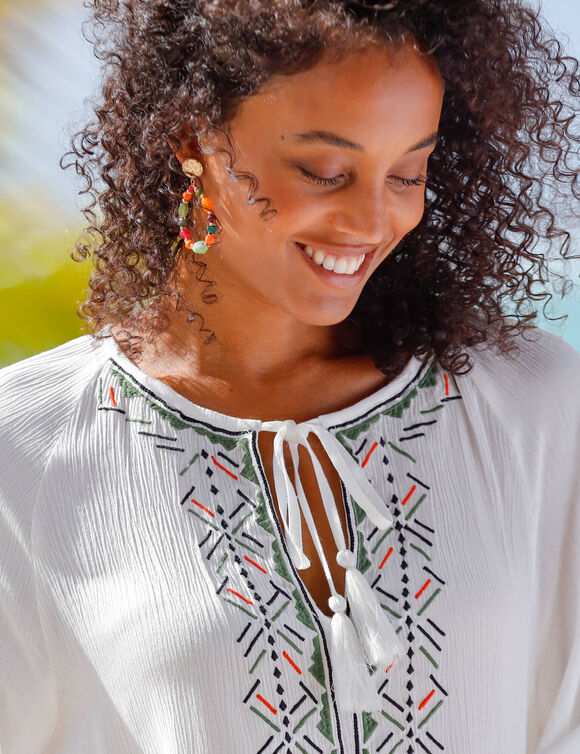 Blouse brodée, manches 3/4 (écru / kaki)