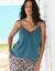 Top macramé col V, bretelles réglables (bleu)