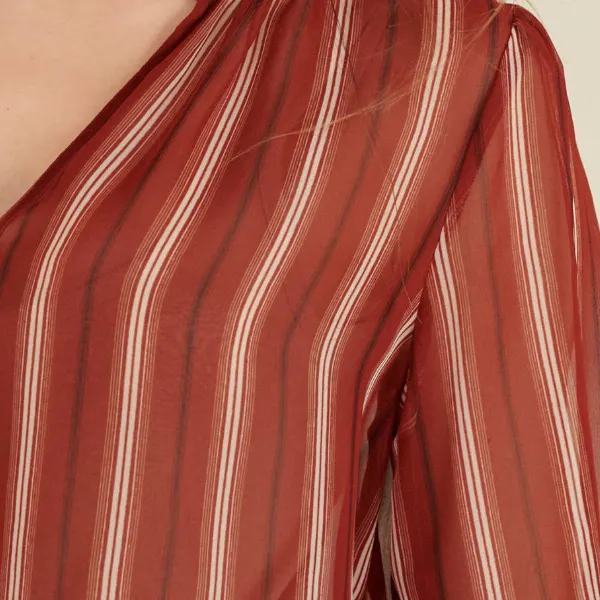 Blouse col montant, imprimé rayé bordeaux et beige - Blog Blancheporte