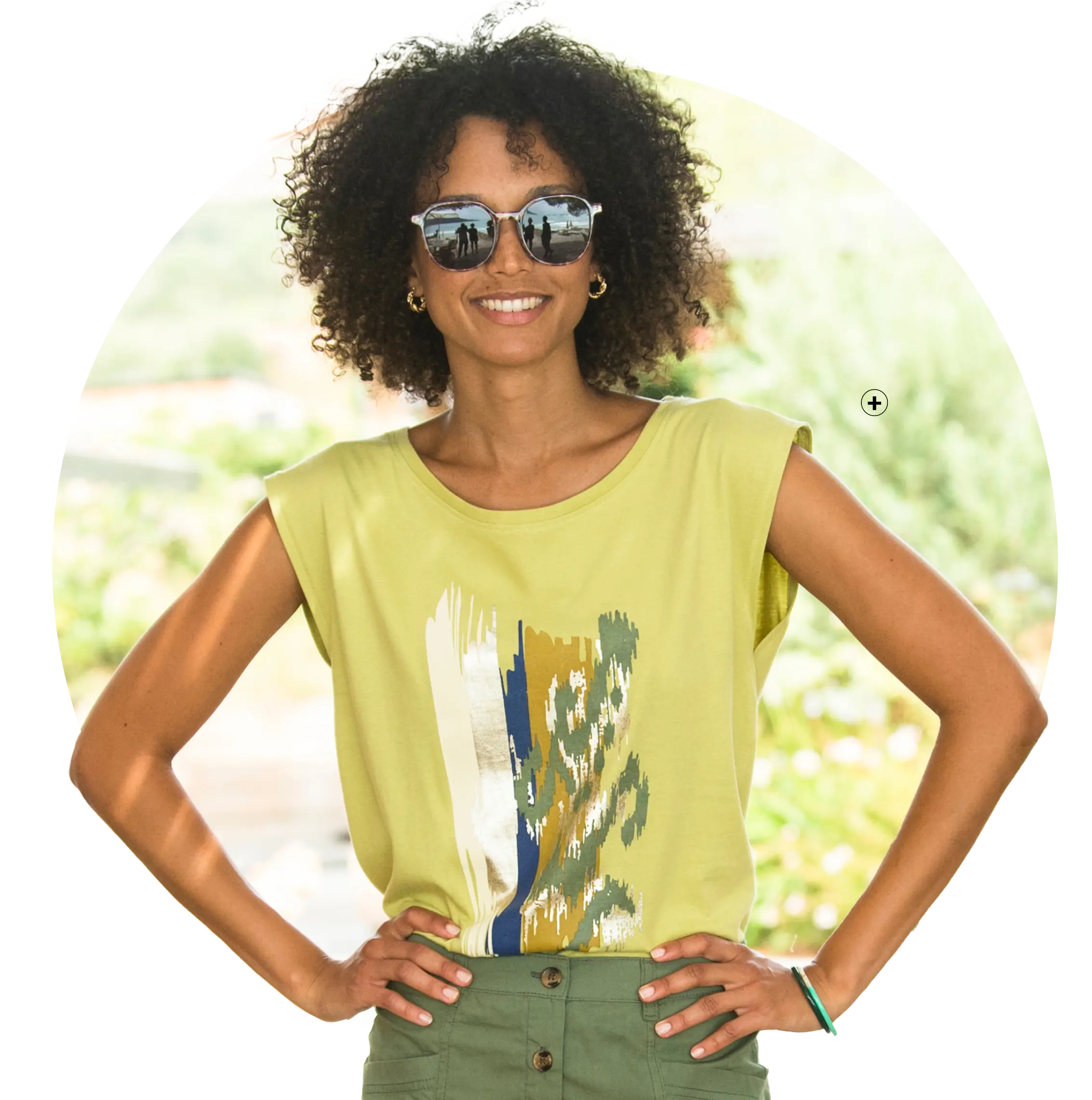 T-shirt imprimé placé avec des motifs modernes, idéal pour adopter les couleurs mode femme de la saison printemps-été 2025 | Blancheporte