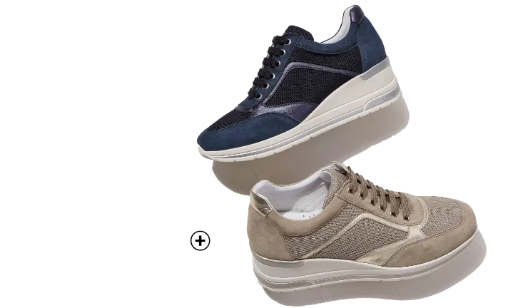 Baskets compensées en cuir bleu – pour celles qui cherchent comment porter le pantalon large avec des baskets tout en gardant de l’allure