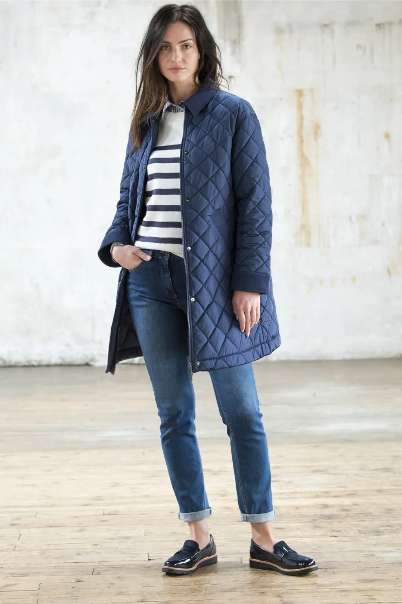 Veste longue matelassée bleue, détails velours - Blog Blancheporte