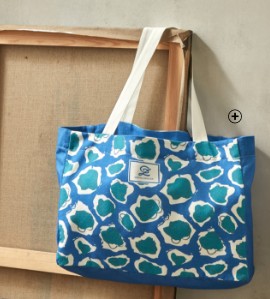 Tas in één maat in blauw en groen, goedkoop | Collectie Blancheporte x Odette Lepeltier