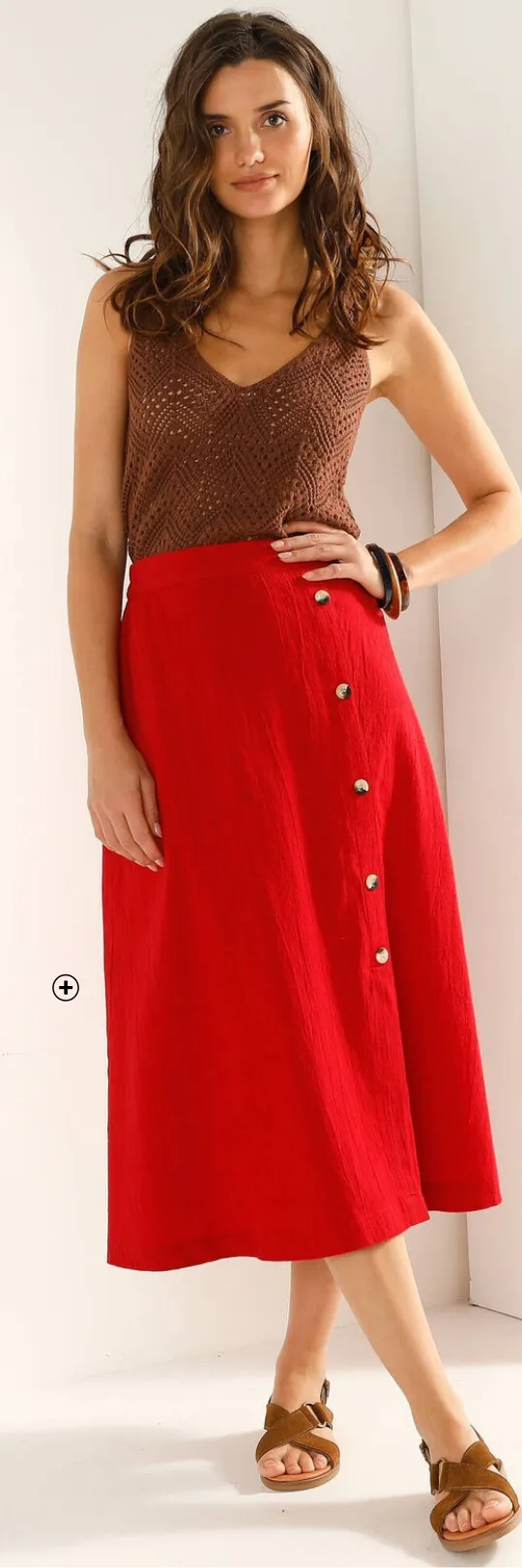 Effen rode rok van katoen en linnen met sierlijke knopen voor een natuurlijke en elegante stijl - Blog Blancheporte