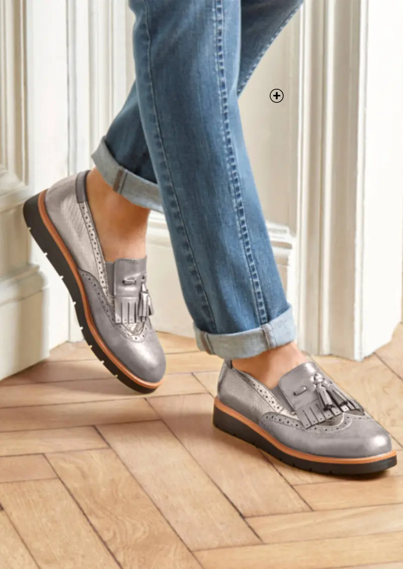 Mocassins compensés avec franges et pompons, parfaits pour un look élégant avec un pantalon large | Blancheporte