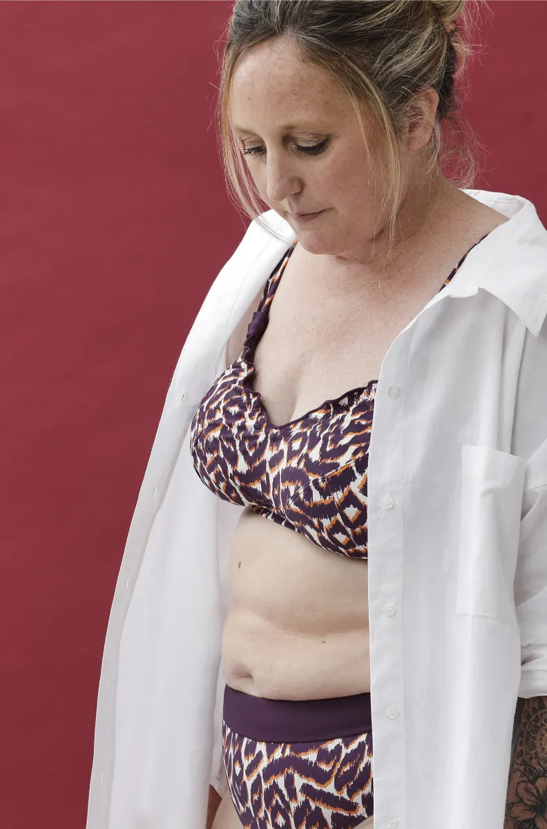 Haut de maillot de bain écru et prune sans armatures ligne post-opératoire Araminda - Blog Blancheporte