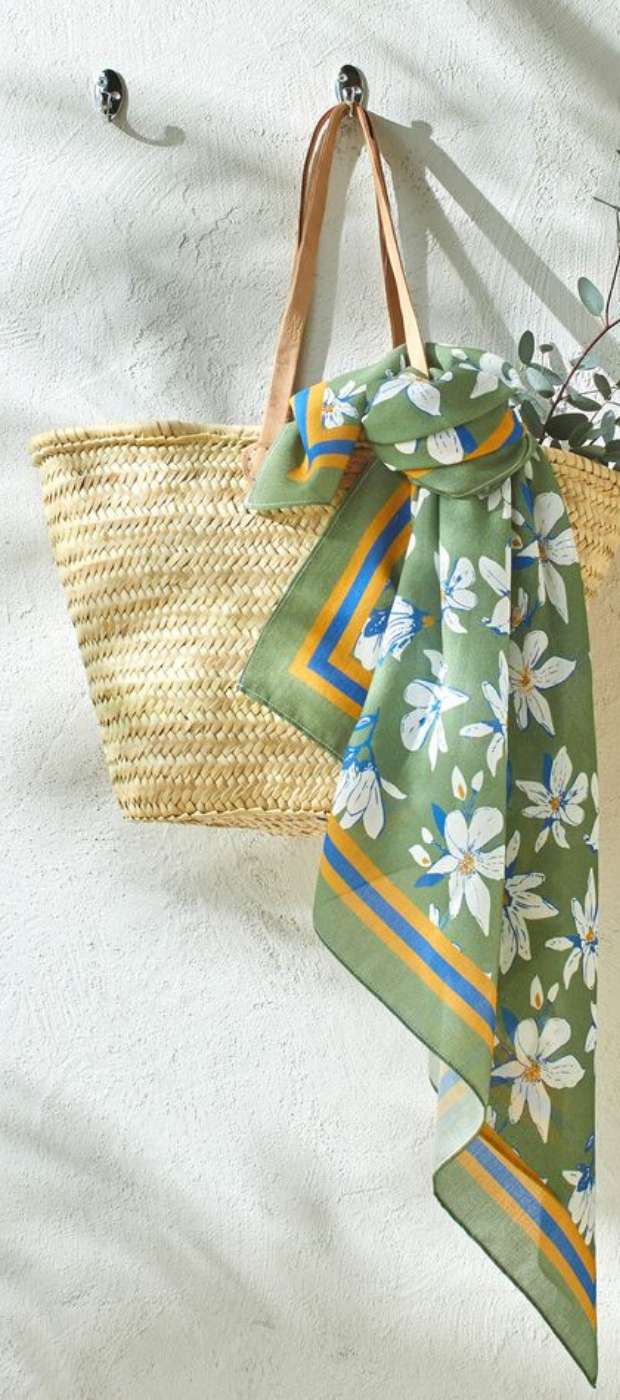 Accessoire foulard imprimé vert fleurs pas cher | Blancheporte