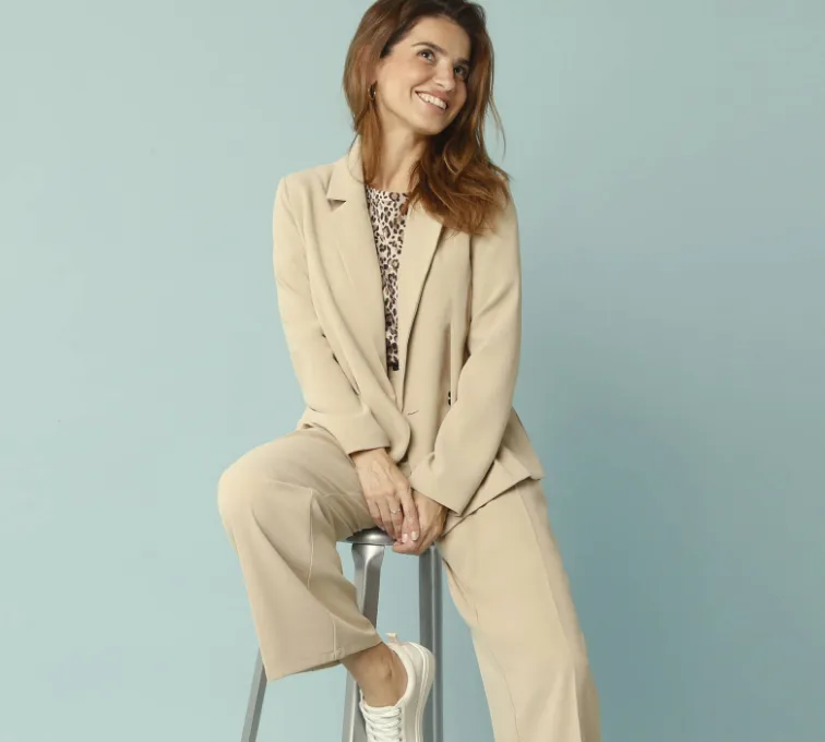 Tendance : bien porter le pantalon large cette saison ? Tendance : bien porter le pantalon large cette saison ?
