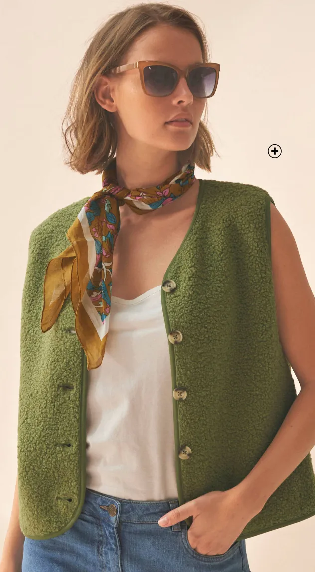 Veste sans manches en bouclette kaki - Blog Blancheporte