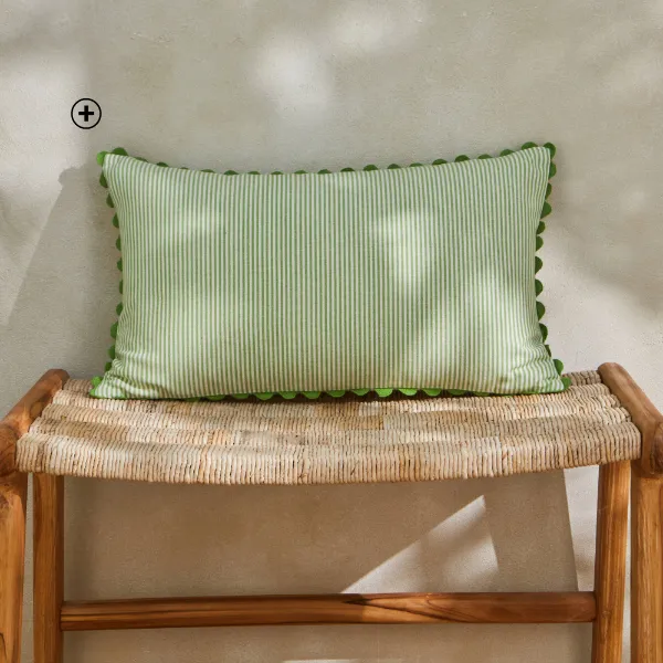 Coussin rectangulaire en coton à rayures, accessoire déco phare des tendances maison printemps été 2025 | Blancheporte
