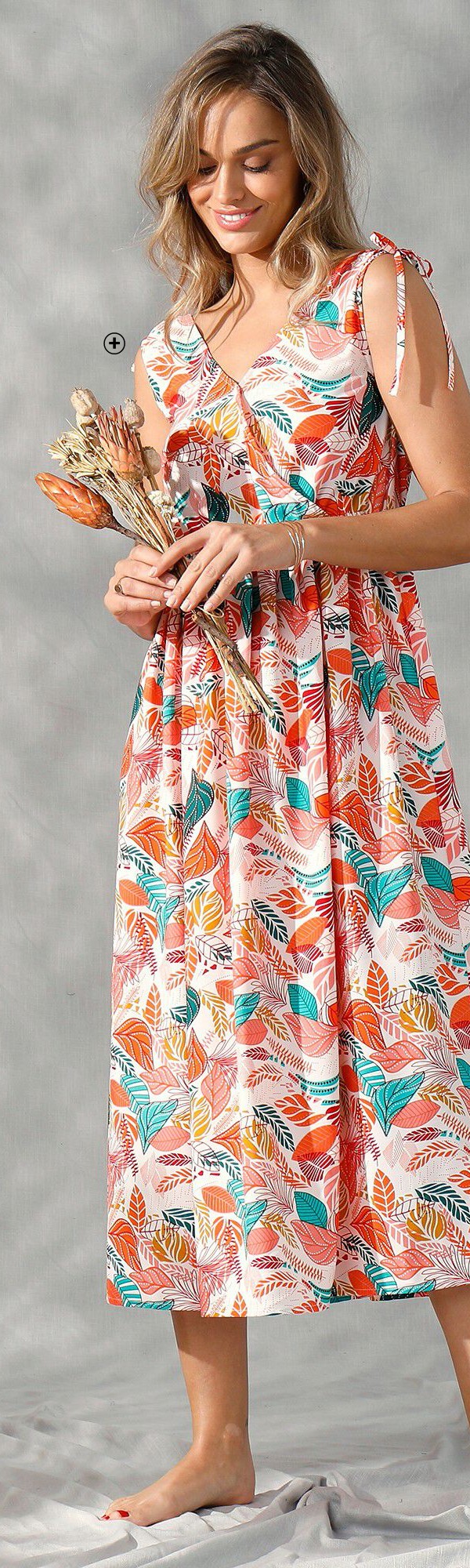 Robe longue femme sans manches effet cache-coeur crêpe imprimé orange pas cher | Blancheporte