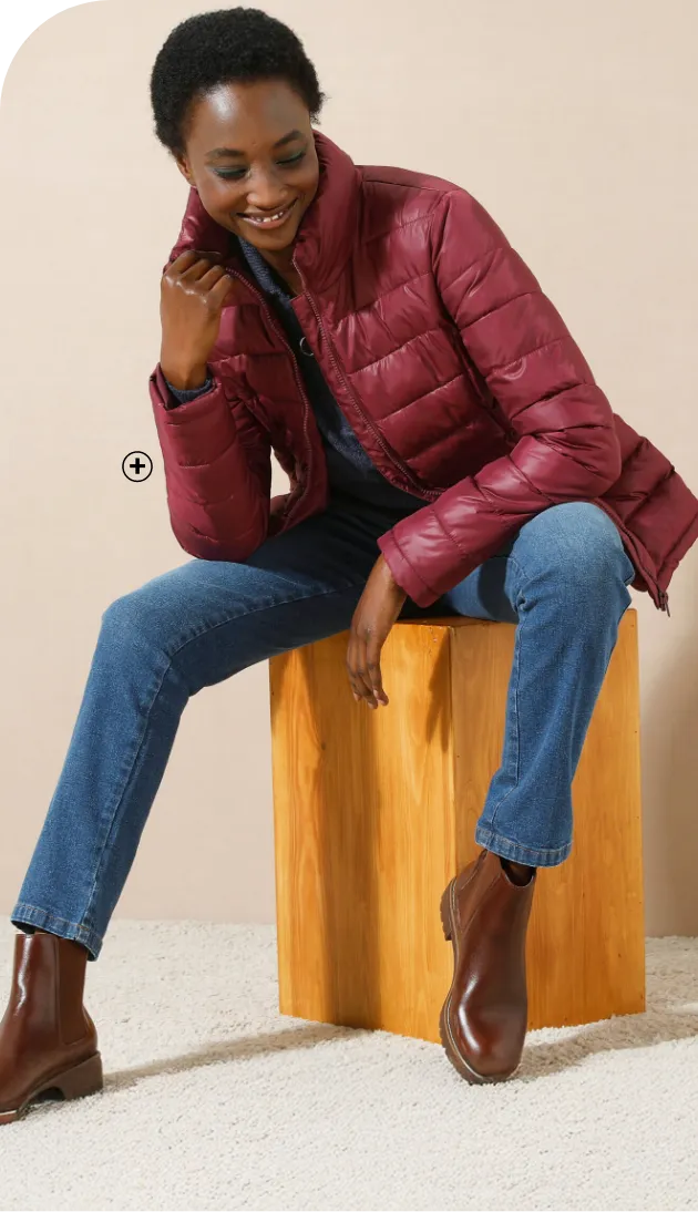 Korte, effen waterafstotende donsjas met ritssluiting en opstaande kraag voor een modern, gestructureerd effect – Blog Blancheporte