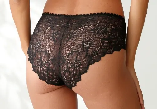 Bij Blancheporte vind je een ruime keuze aan onderbroeken: midi-onderbroeken, strings, maxi-onderbroeken, shorties...