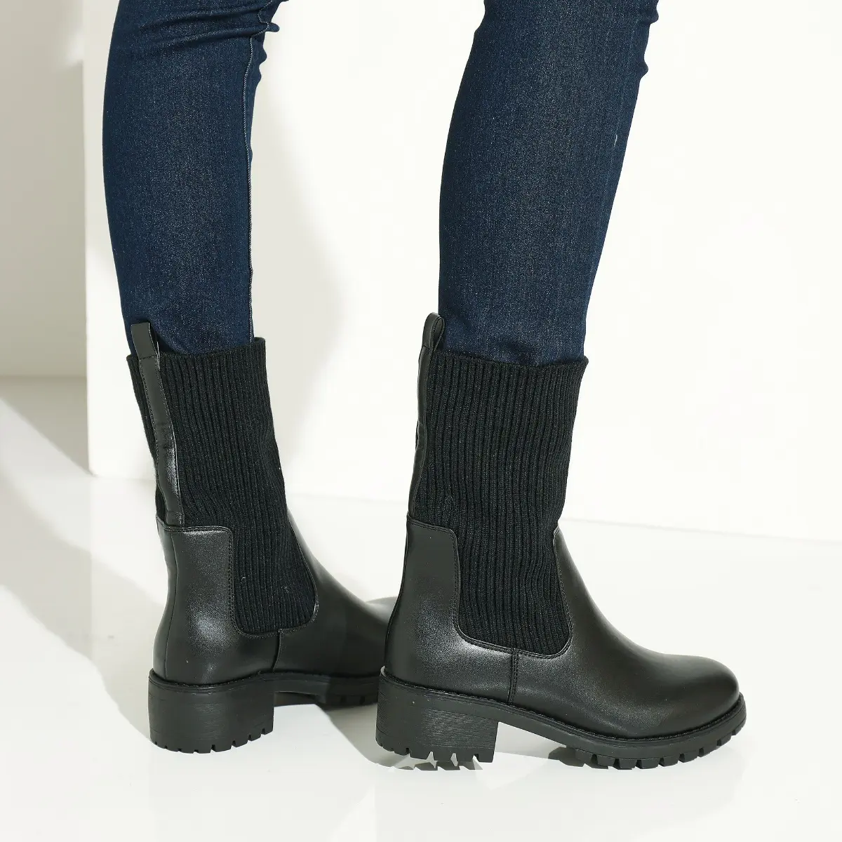 Boots met platformzool, schacht in kousenribbeltricot en gekartelde zool, voor een moderne en gedurfde look met hoge boots | Blancheporte