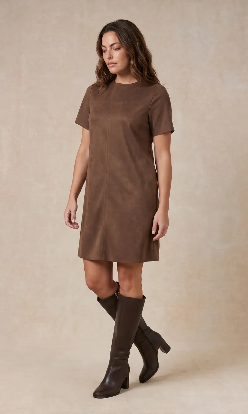 Robe marron unie, manches courtes, suédine - Blog Blancheporte