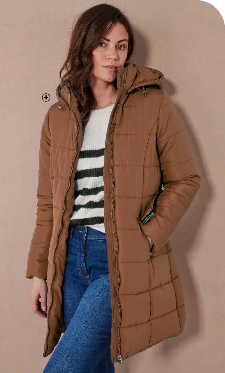 Lange donsjas met ceintuur, een elegante snit die de taille benadrukt en het silhouet harmonieus maakt – Blog Blancheporte