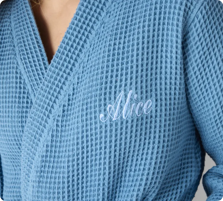 Gepersonaliseerd geschenk: laat een badjas borduren