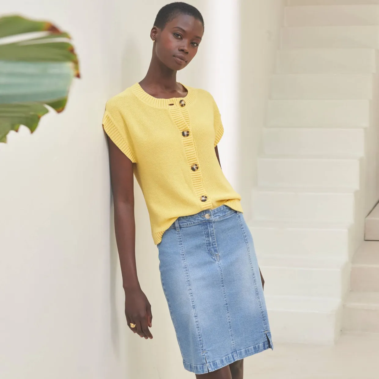 Korte jeansrok met split, bleached denim, uitlopend model, split vooraan - Blancheporte Blog