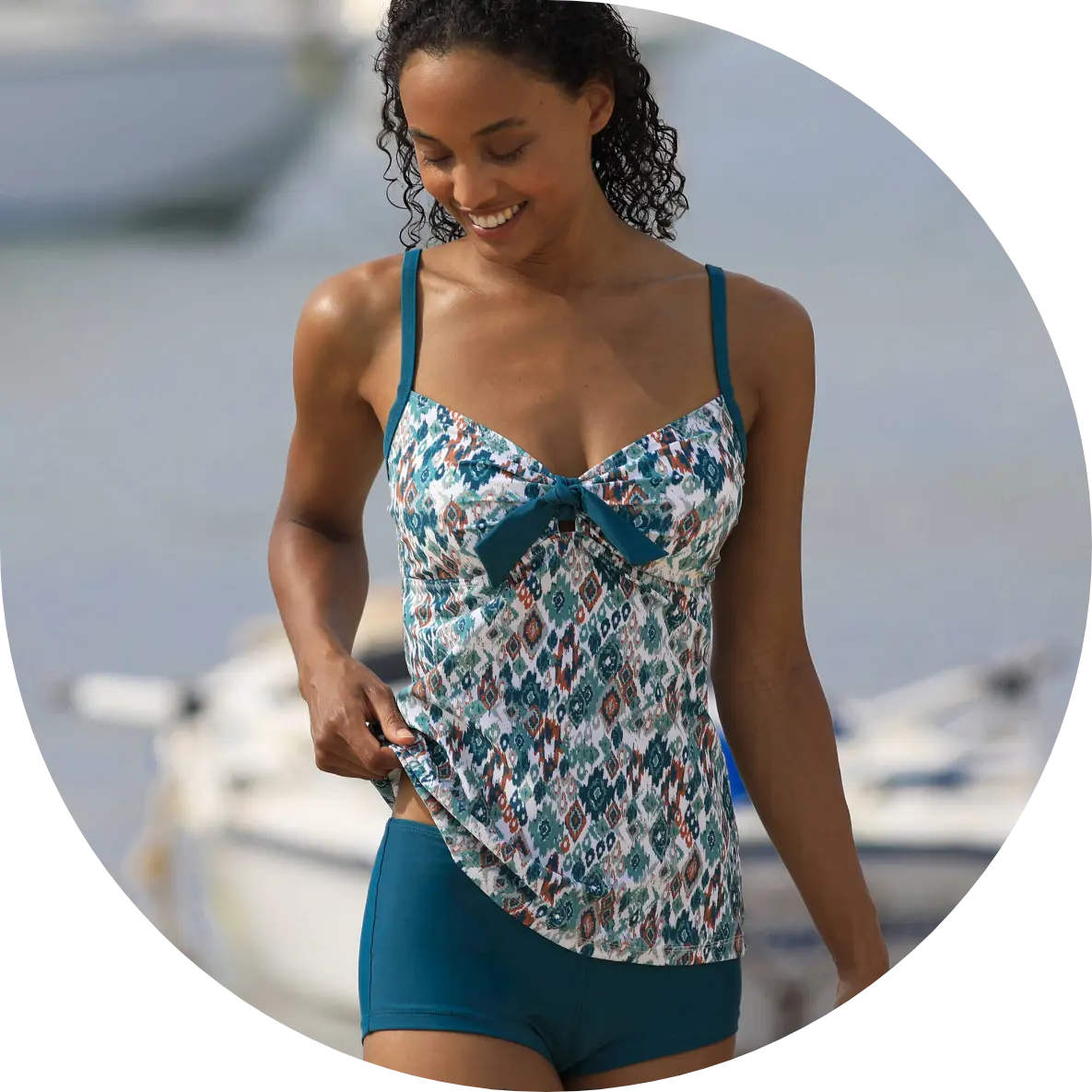 Haut de tankini imprimé Tanza pour une silhouette harmonieuse, parfait pour choisir sa taille et sa forme de maillot de bain | Blancheporte
