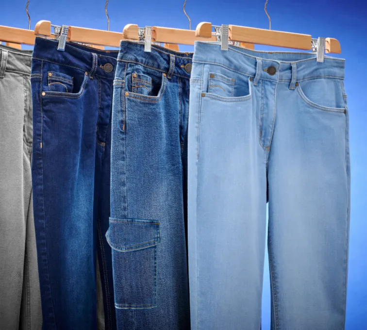 Jeans voor volslanke vrouwen: tips om uw rondingen te accentueren in stijl