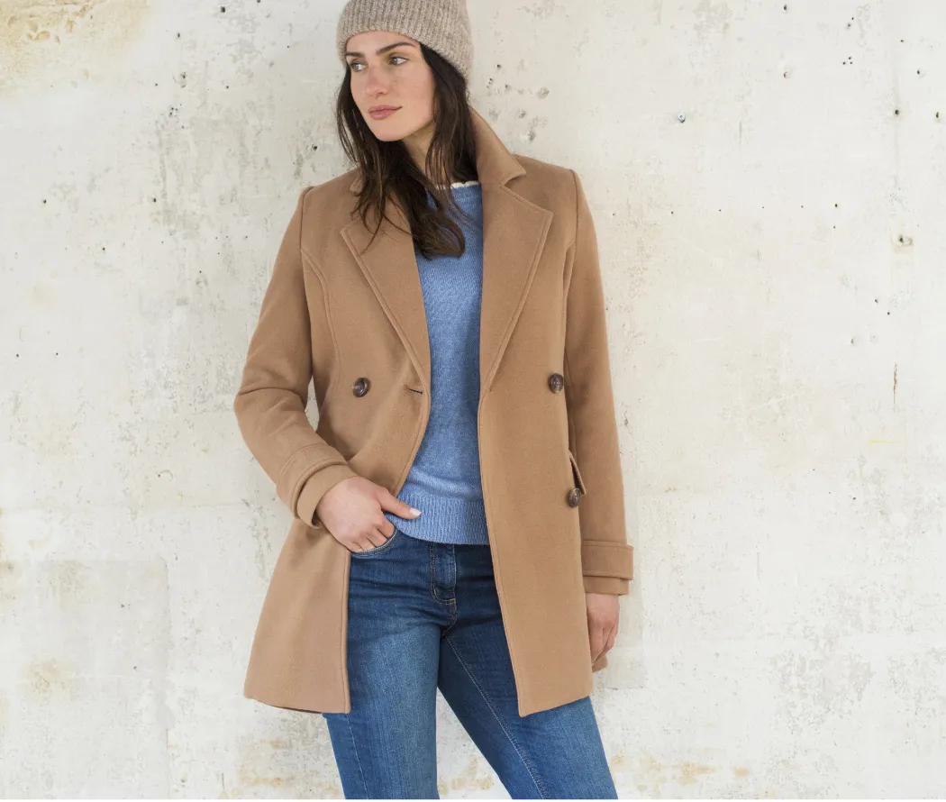 Effen cabanjas met knoopsluiting, rechte halflange pasvorm, in warm en tijdloos bruin – Blancheporte-blog