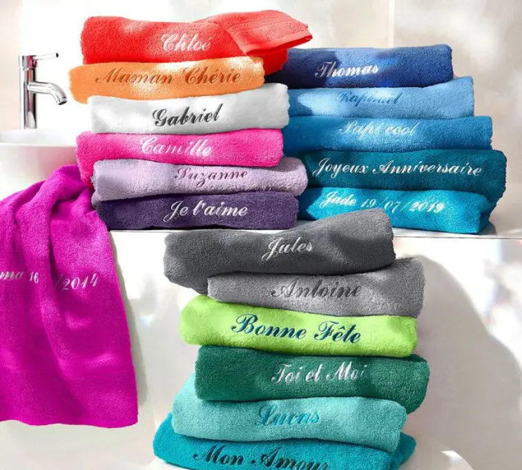 Idées cadeaux Blancheporte : la broderie personnalisable Idées cadeaux Blancheporte : la broderie personnalisable