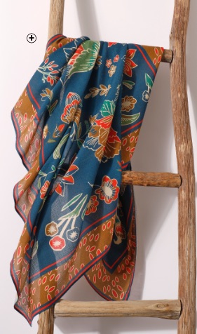 Foulard carré imprimé fleurs en coton bio Foulard carré femme imprimé fleurs 98x98cm en coton bio marine taille unique pas cher | Blancheporte