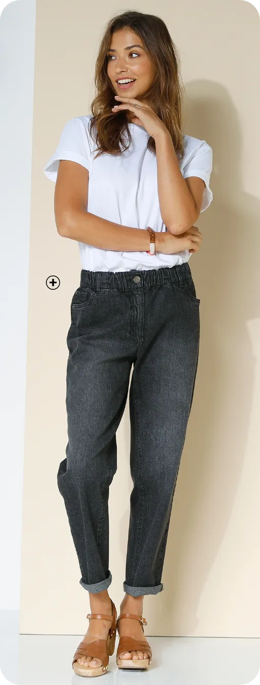 Jean coupe mom stretch à taille élastiquée, alliant confort et tendance pour les femmes de 50 ans et plus – quel style vestimentaire après 50 ans | Blancheporte