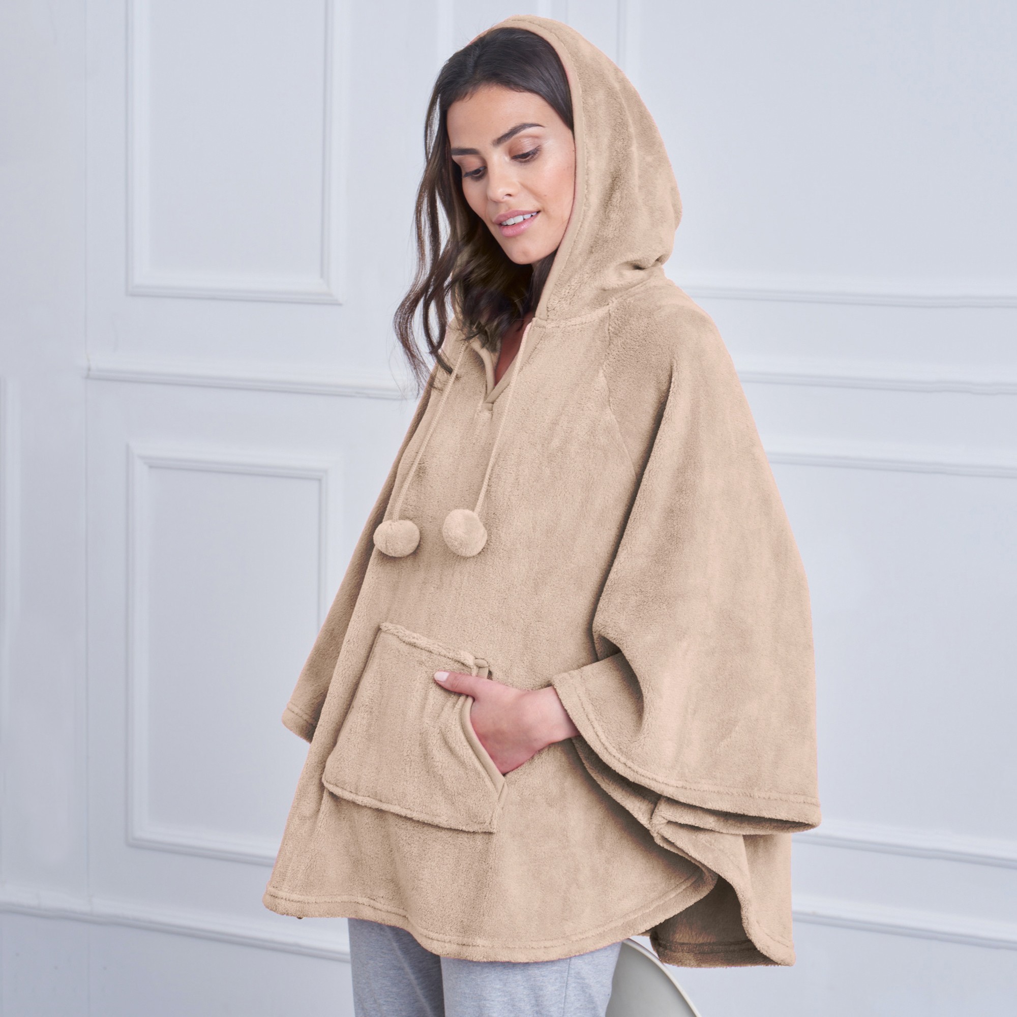 Poncho in fleece met pluchetouch en kap, beige Blancheporte