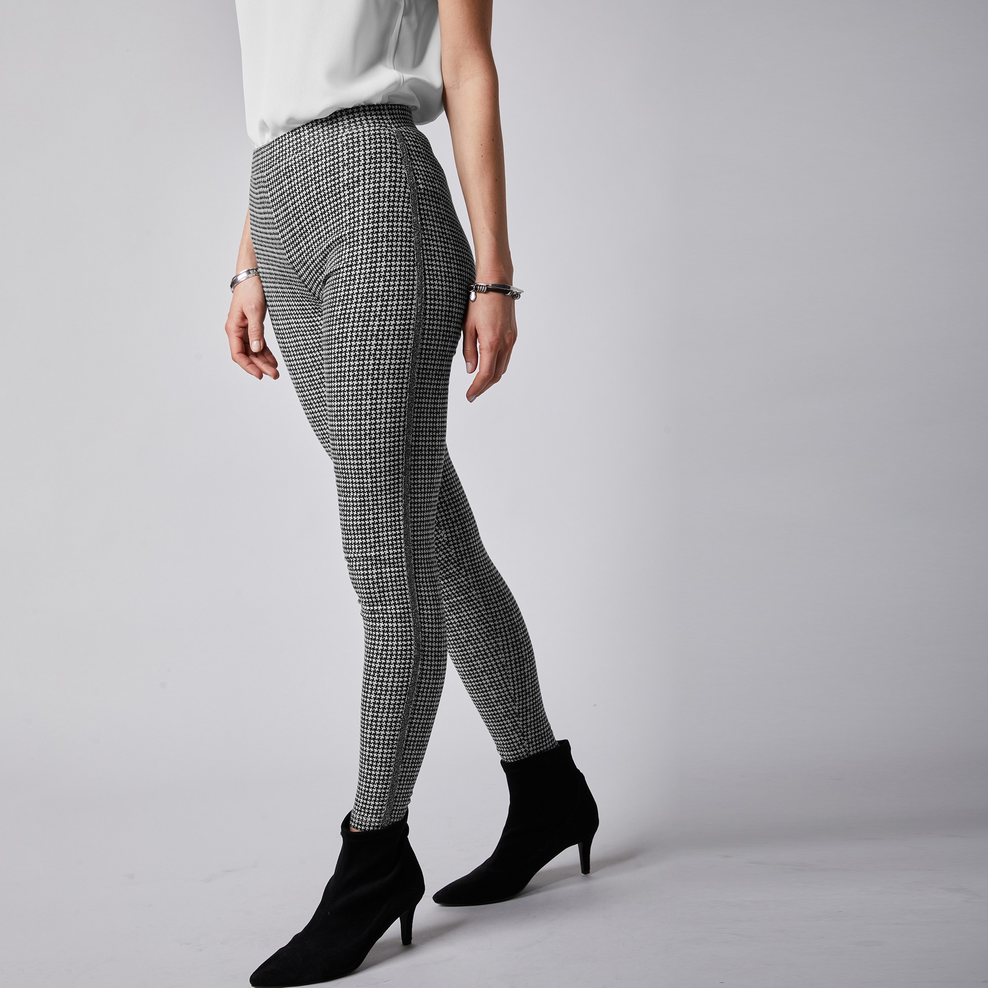 blanche porte legging