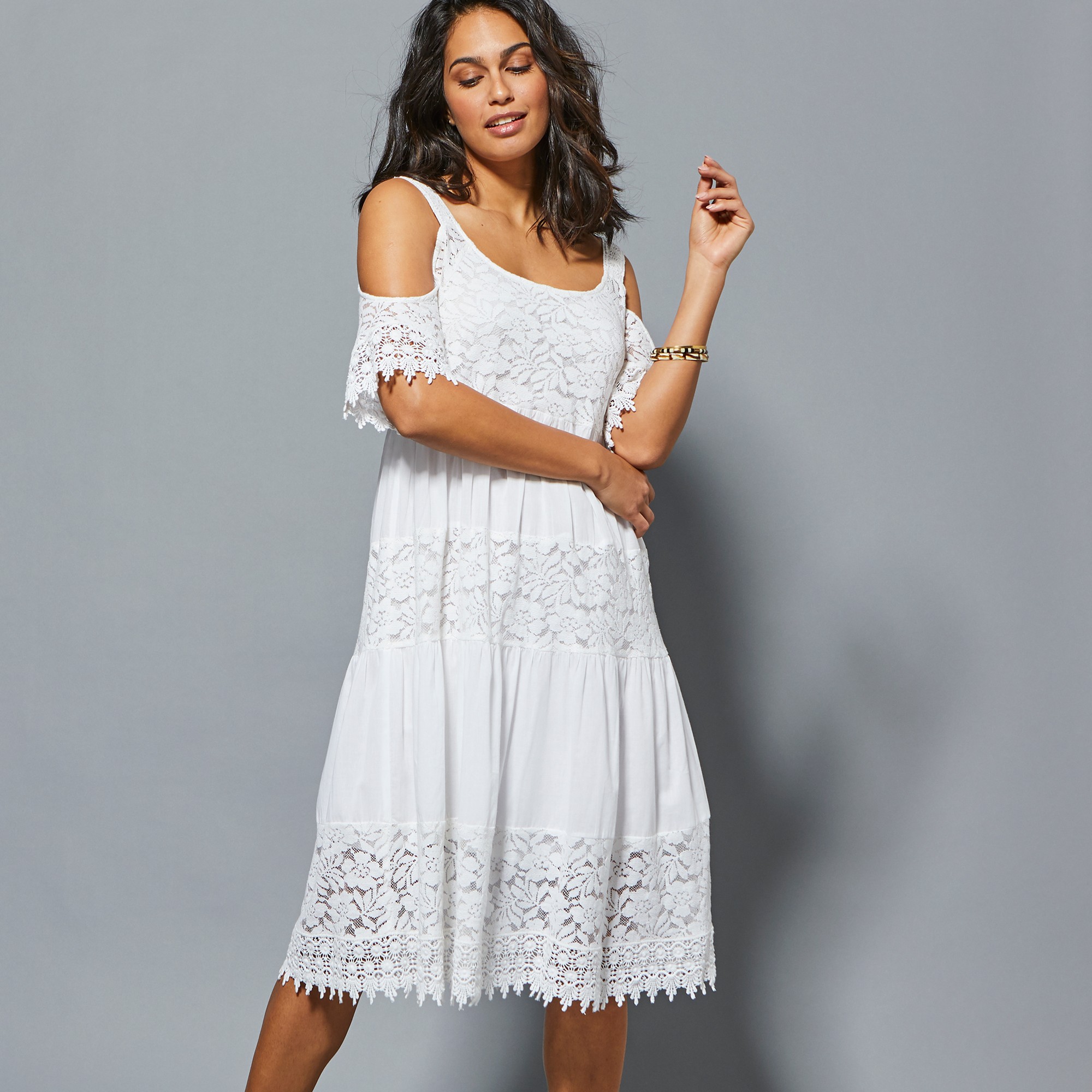 Blanche porte deals robe macramé