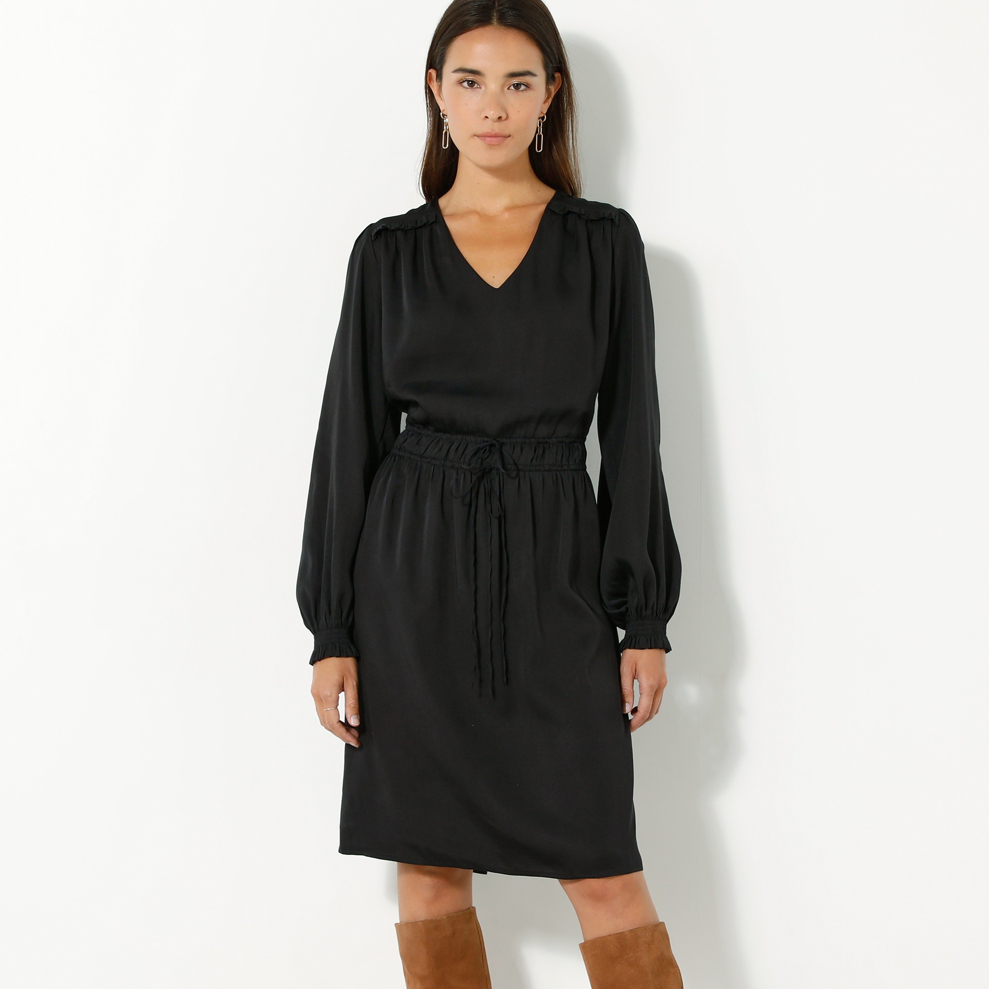Robe noire blanche porte sales
