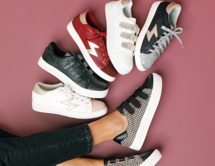 chaussures blanche porte